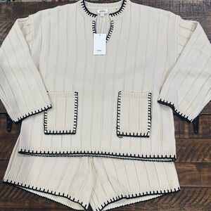 LOVELO NWT Sweater Shorts set size large